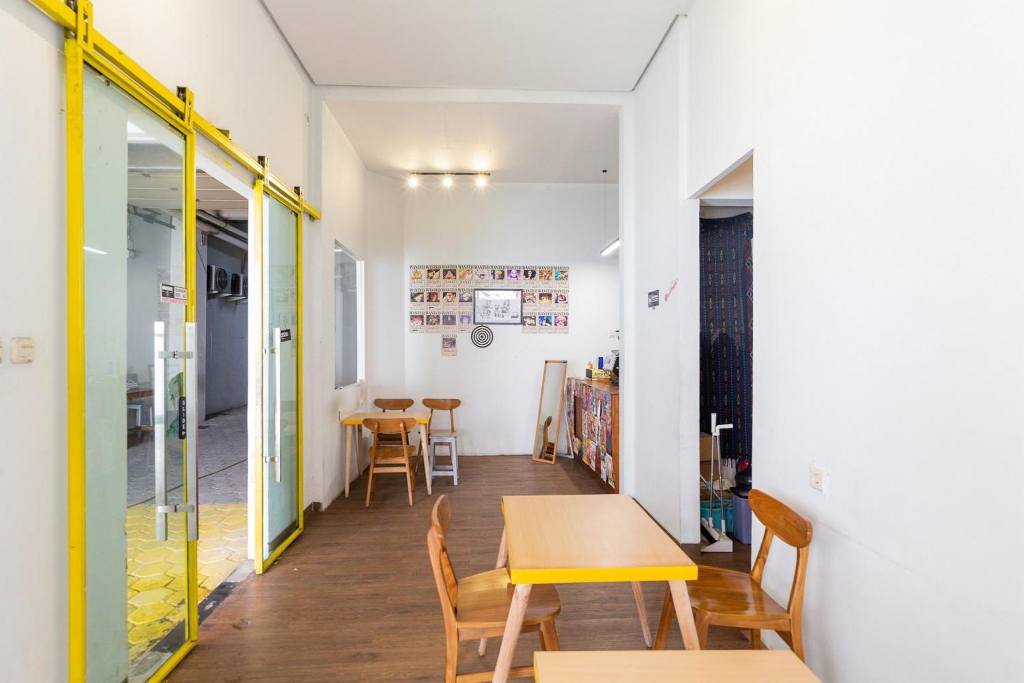 Reddoorz Plus Syariah Near Mall Pondok Indah Джакарта Екстер'єр фото