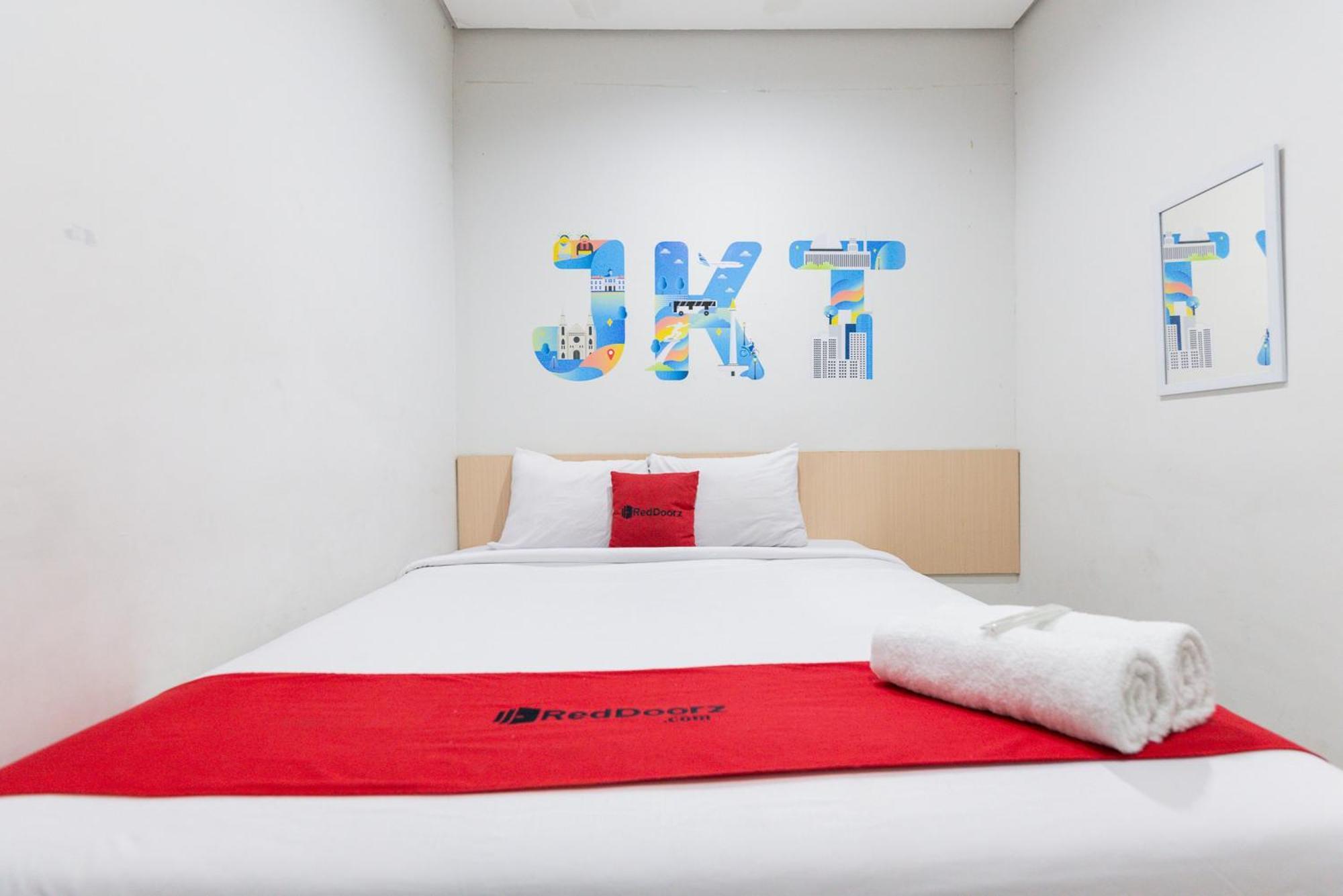 Reddoorz Plus Syariah Near Mall Pondok Indah Джакарта Екстер'єр фото