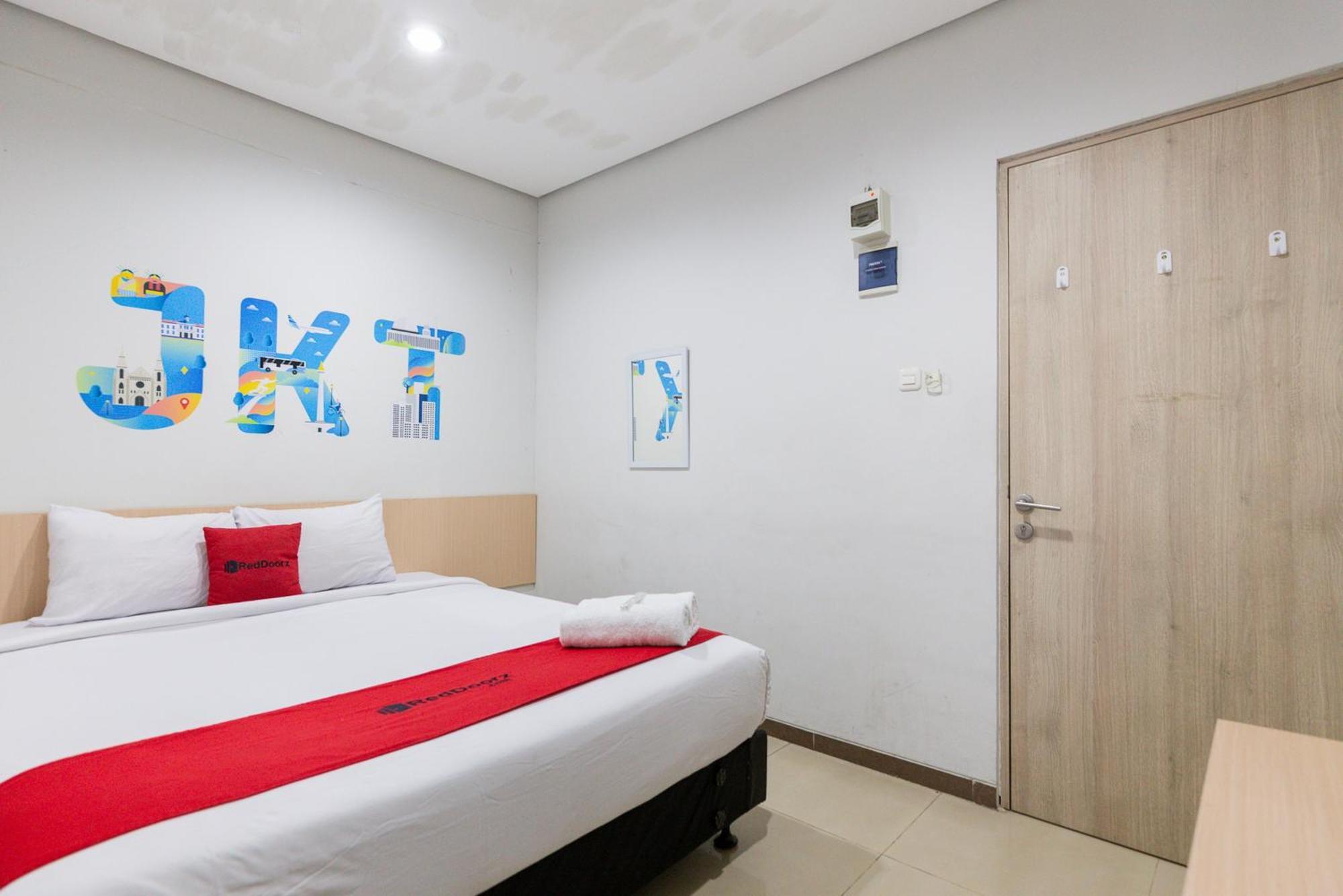 Reddoorz Plus Syariah Near Mall Pondok Indah Джакарта Екстер'єр фото