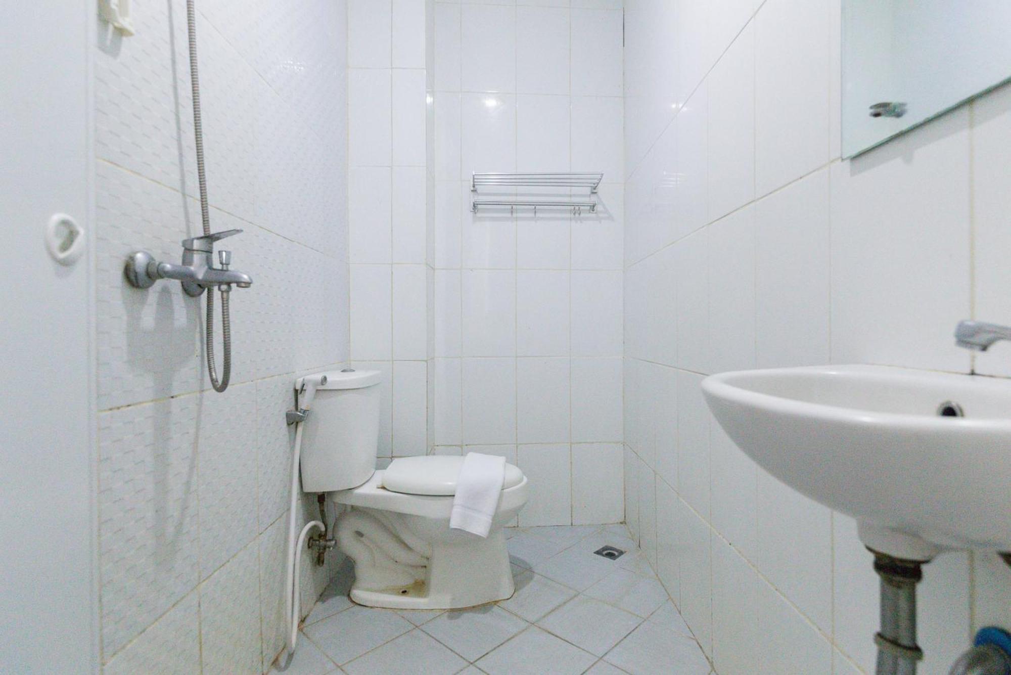 Reddoorz Plus Syariah Near Mall Pondok Indah Джакарта Екстер'єр фото