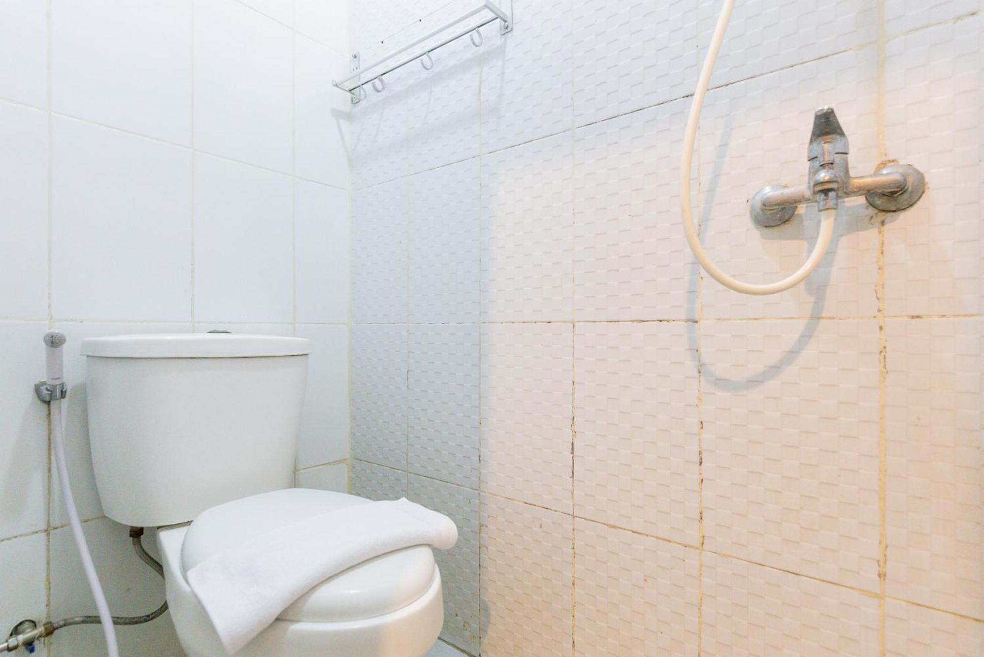 Reddoorz Plus Syariah Near Mall Pondok Indah Джакарта Екстер'єр фото